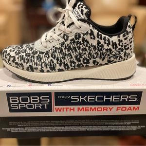 NWT Bobs Sport from Sketchers “Mighty Cat” print women’s SZ 6.5